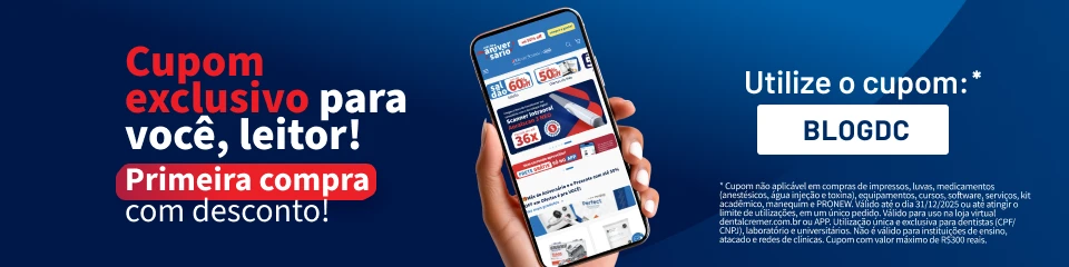 Imagem promocional destacando um cupom exclusivo para desconto na primeira compra. Inclui um smartphone mostrando uma oferta especial.