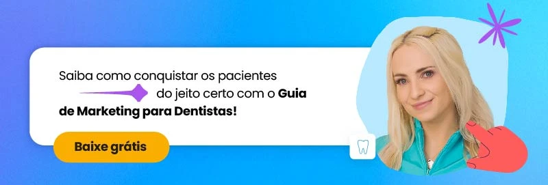 Mulher sorridente promovendo o Guia de Marketing para Dentistas, com dicas sobre como atrair pacientes com sucesso.