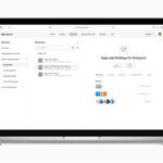 Tela de laptop exibindo Apple Maps e Apple Business, com blueprint e opções de localização; branding da Apple em tons prata e branco, sugerindo gestão de presença local.